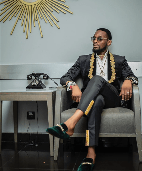 6 Nigerian Musicians Who Have Not Joined The Pattern Of Drawing Body Tattoos (Photos)