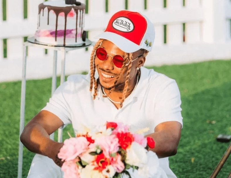 Asake Biography, Age, Net worth, Education, Girlfriend, Career, Family and Early Life
